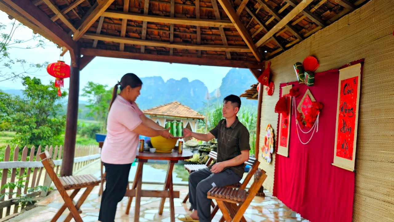 COI visits Kong when he is sick - Earn extra income and pour concrete.