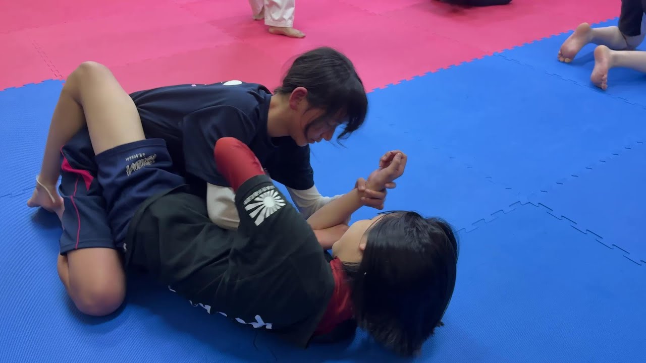 最強中学女子の柔術スパーリング