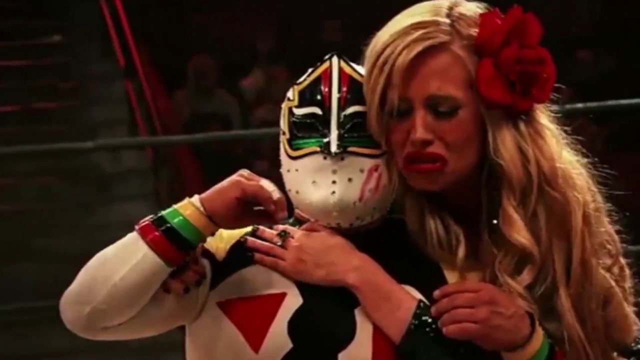 Lucha Underground Beautiful Brenda