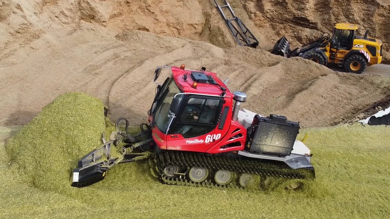 Zu Besuch auf der BGA - Teil 2 | WELTPREMIERE: PISTENBULLY 600 POLAR GREENTECH - 490 PS auf dem Silo