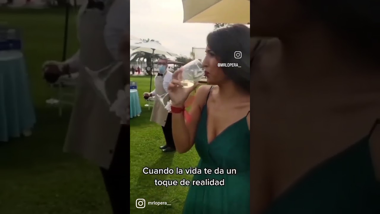 Mar&iacute;a y su primera copa de vino