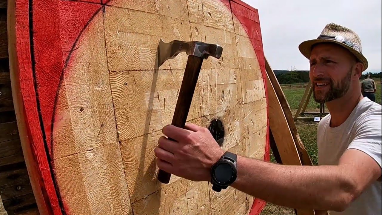 Record du monde longue distance hache d'Olivier FERET