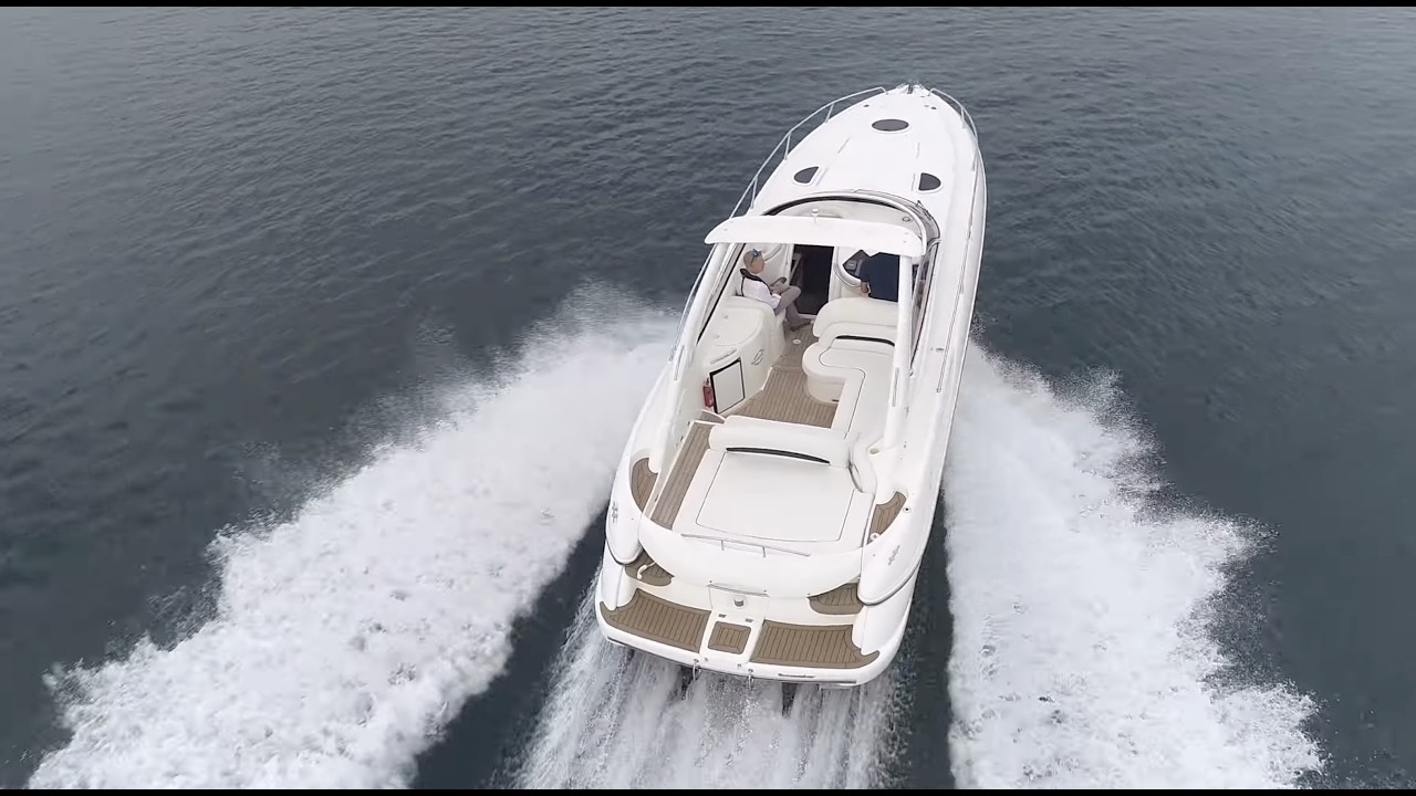 Sunseeker Superhawk 34 at high speed from the air