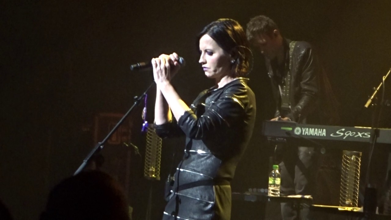 The cranberries Dolores o riordan zombie live Dublin last Irish gig may 2017 not 1 person sat