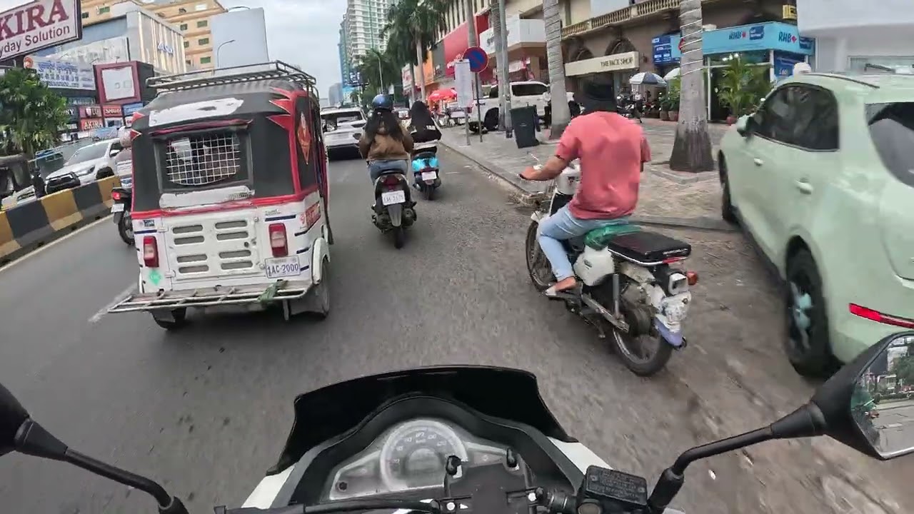 ចរាចរណ៍​ស្រុកខ្ញុំ
