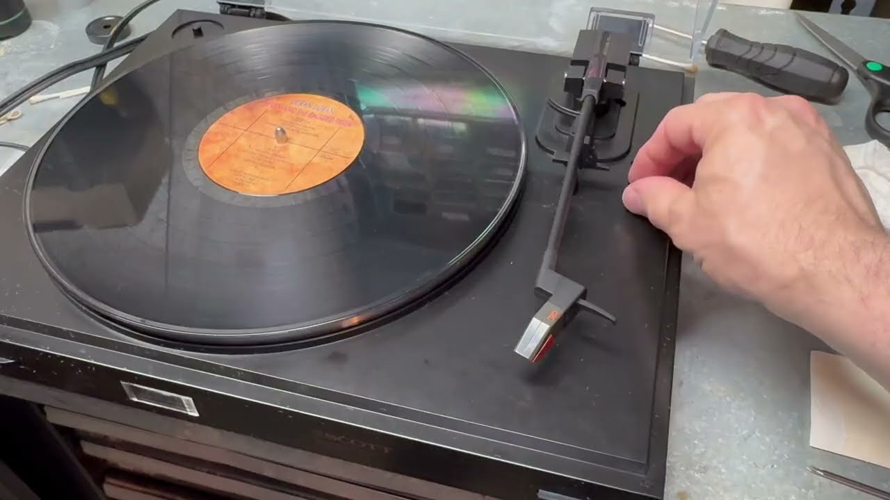 The $7.68 H.H. Scott turntable