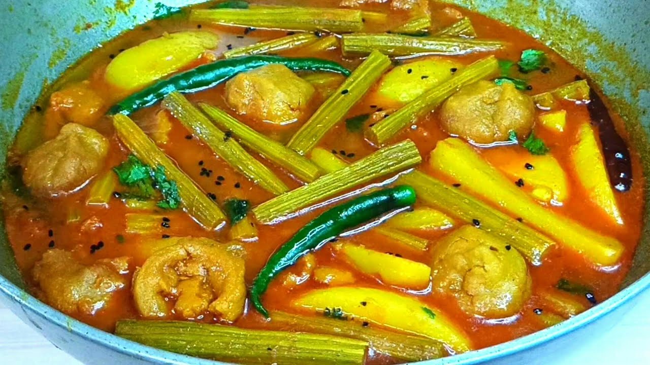 দারুন স্বাদে বানিয়ে নিন সুস্বাদু ও স্বাস্থ্যকর নিরামিষ সজনে ডাটার তরকারি/সজনে ডাটা রেসিপি/Sojne data