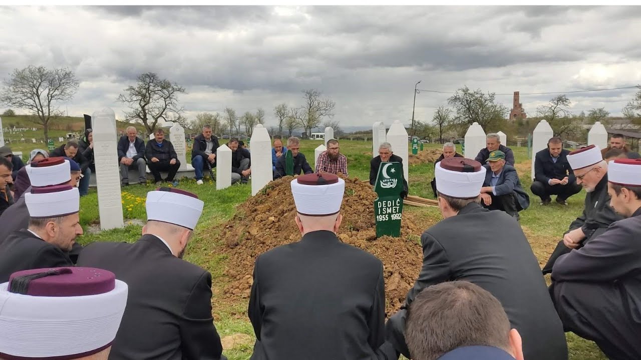 Obavljena 18. kolektivna dženaza u Vlasenici: Ukopan Ismet Dedić