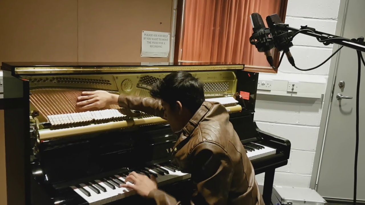 Bee Gees - STAYIN' ALIVE Piano Solo
