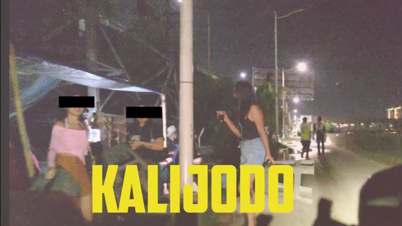 SUASANA JALAN SAMPING KOLONG TOL KALIJODO