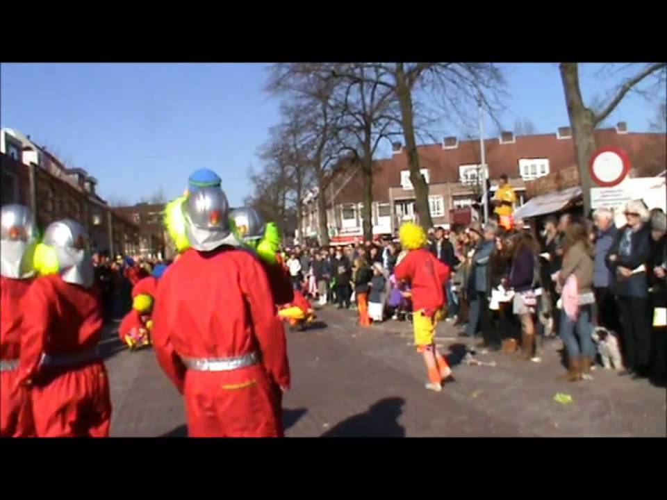 CV de Prutsers - optocht bergeijk 2011.wmv