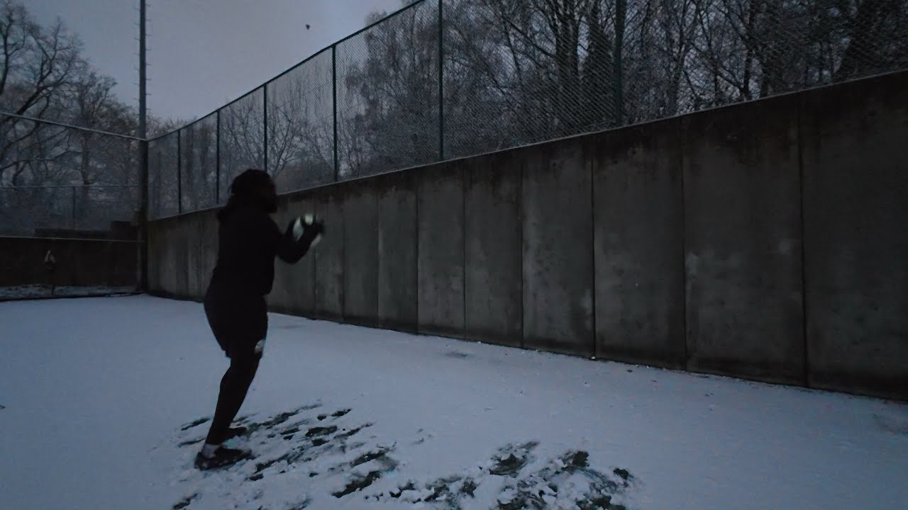 Vibing alone as a GOALKEEPER MiC’D UP Early session, Goalkicks, drop kicks, wall shooting…