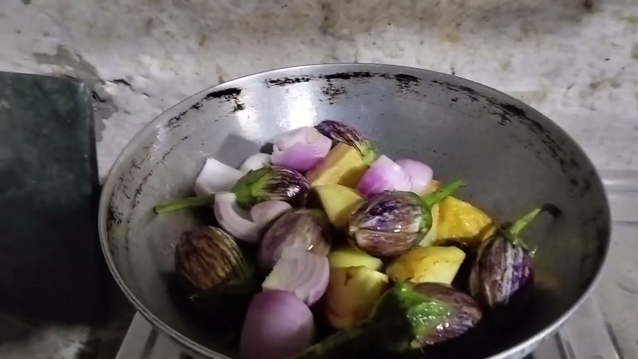 #Dhai began 🍆ki sabji 😋