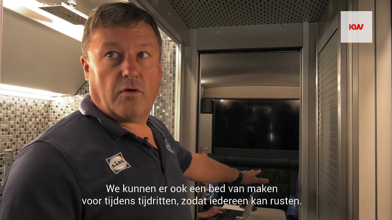 Aan boord van de teambus van Deceuninck - Quick-Step