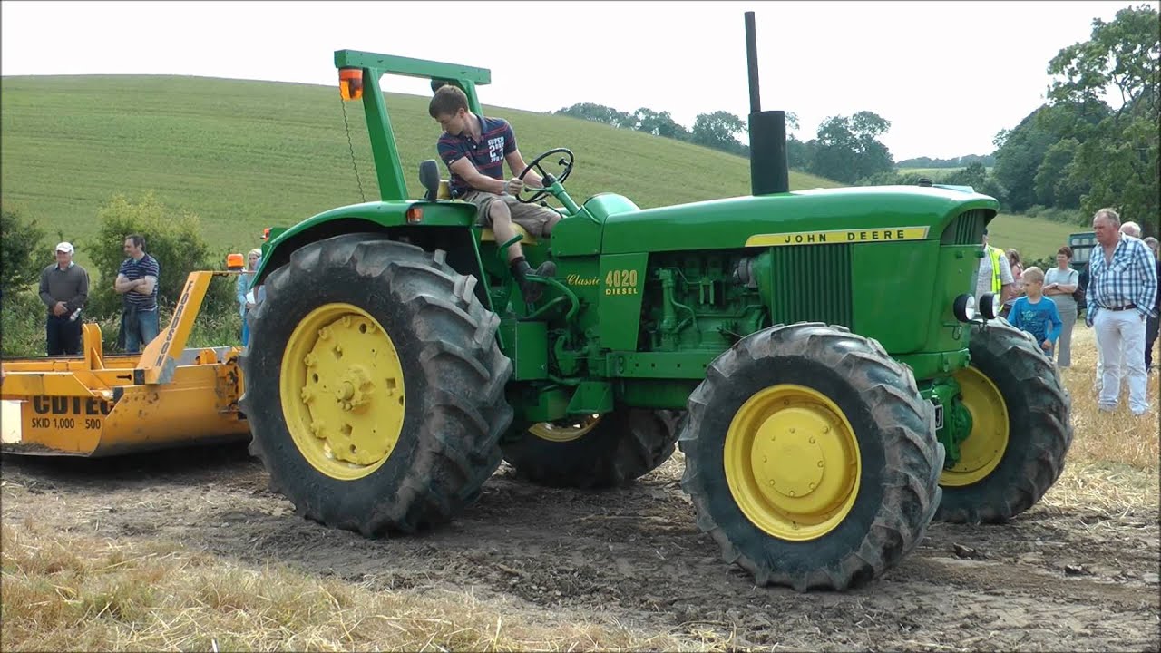 Vintage John Deere 4WD pulling