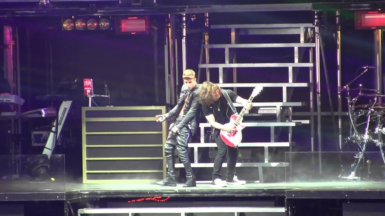 believe part 2  justin bieber xl center  Live