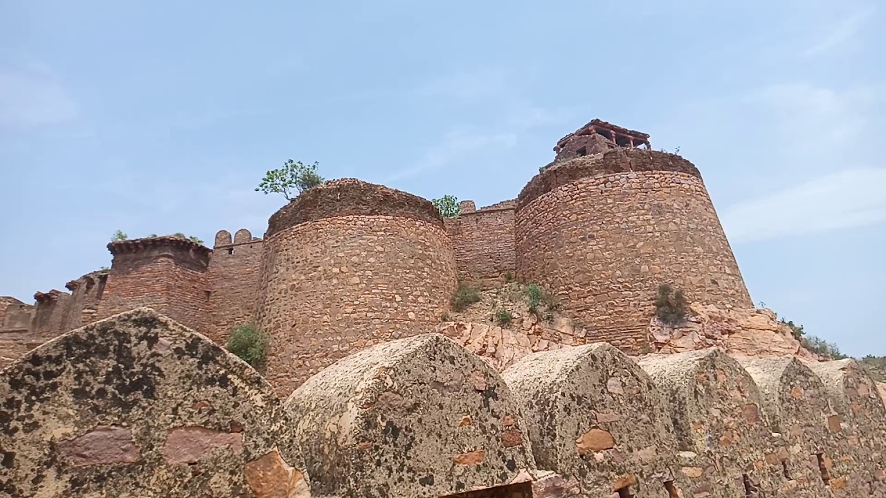 Bayana fort