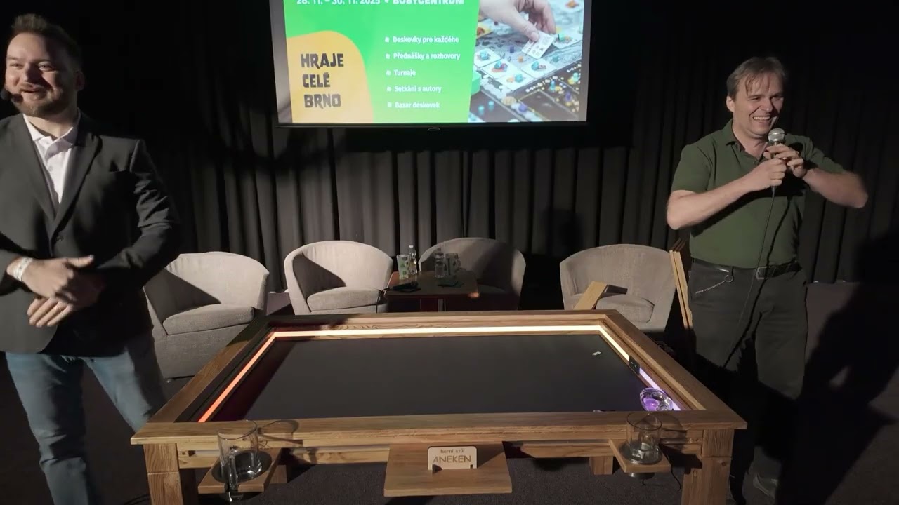 Křest deskohern&iacute;ho stolu od Odhry