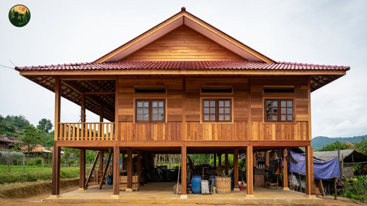 Step By Step: How Craftsmen Built This Beautiful Traditional Home
