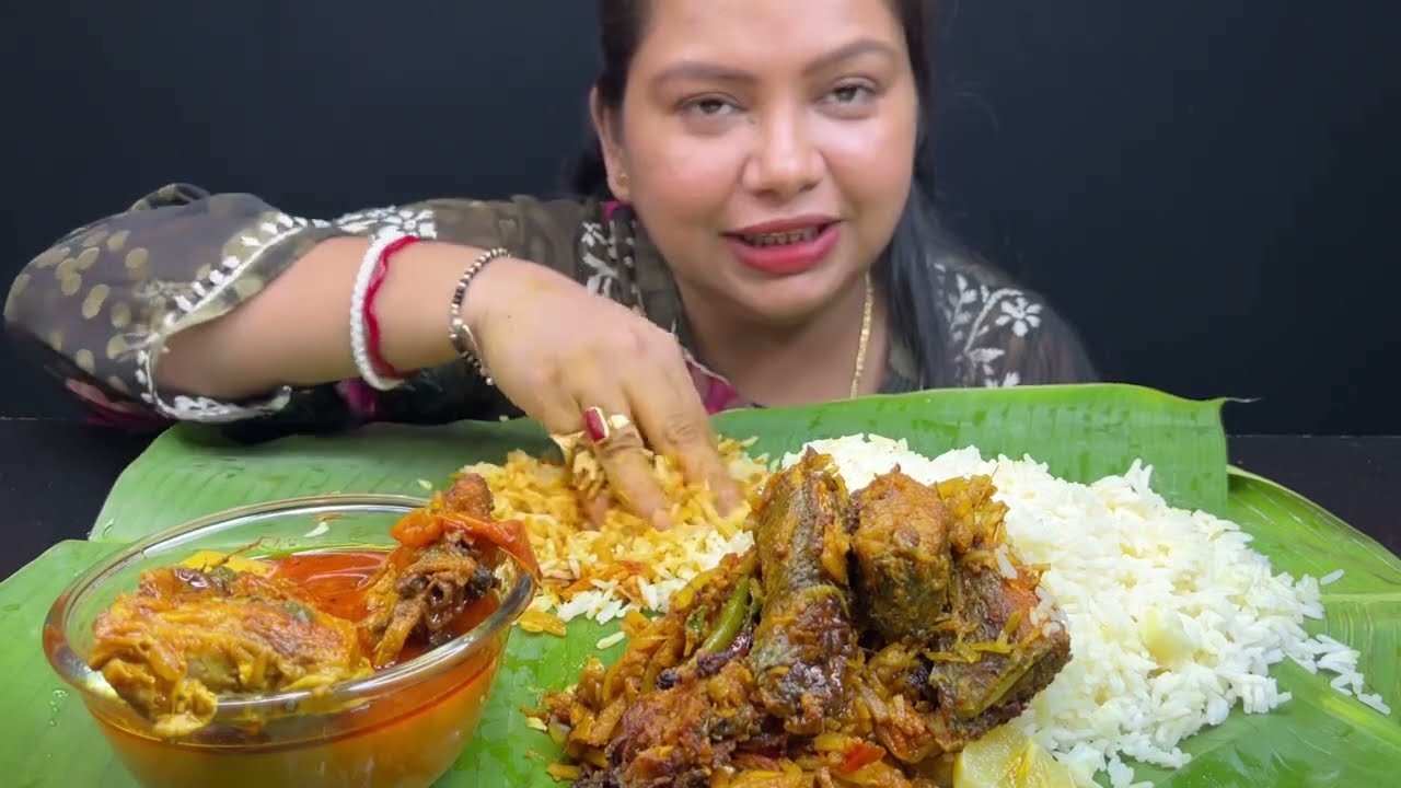Bigbites, Eating Rice With Fish Paturi and Fish Kalia।।Massiveeating