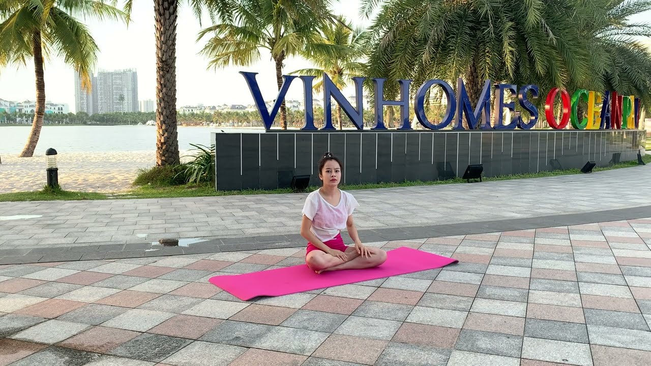 Yoga in Pantyhose, After Work Full Body Stretch to De-Stress and ResetYoga