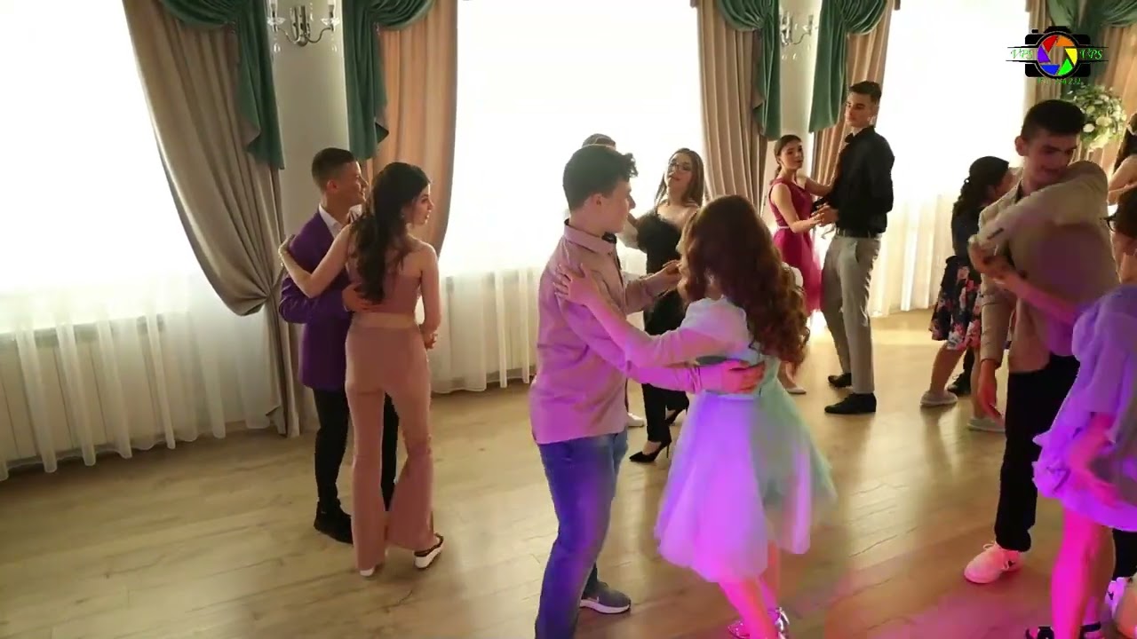 Banchet CLS a VIII - a PROMOTIA 2018-2022 | ȘCOALA GIMNAZIALĂ „MAREȘAL ALEXANDRU AVERESCU” ADJUD