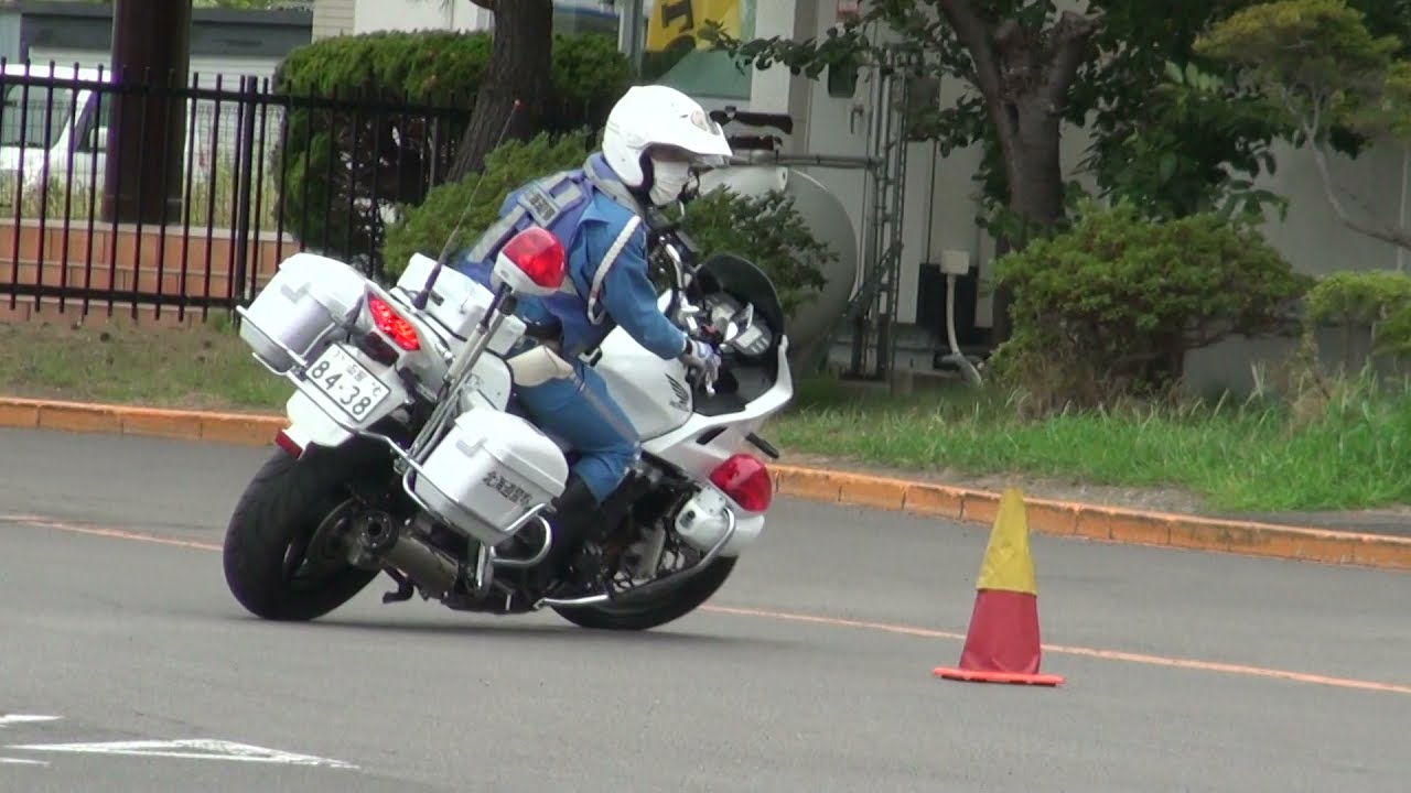 210809  白バイ　ジムカーナデモ走行_2021二輪ジムカーナ北海道選手権シリーズ第4戦函館中央自動車学校CUP
