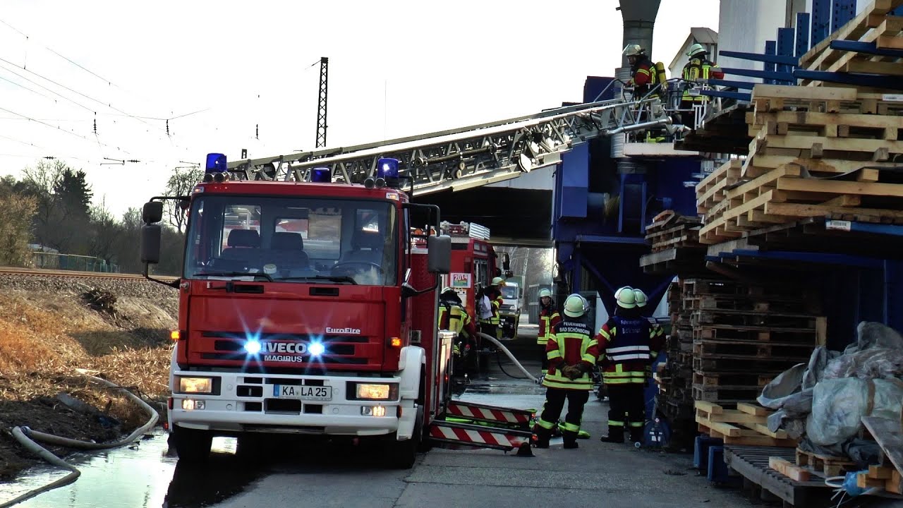 Arbeitsstättenbrand in Langenbrücken fordert Feuerwehren Bad Schönborn am 16.03.2016