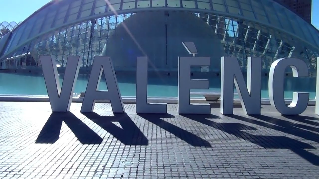 Sunny Valencia at Christmas time