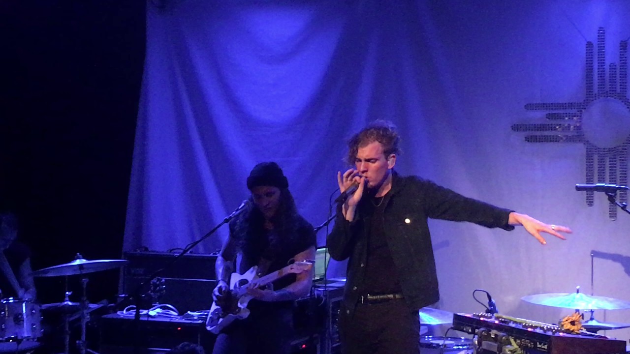 COIN (NEW SONG) Boyfriend LIVE at the Social