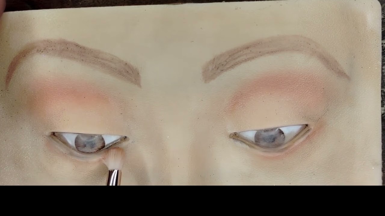 Eye makeup#latestinbeautylineupproducts #makeup 