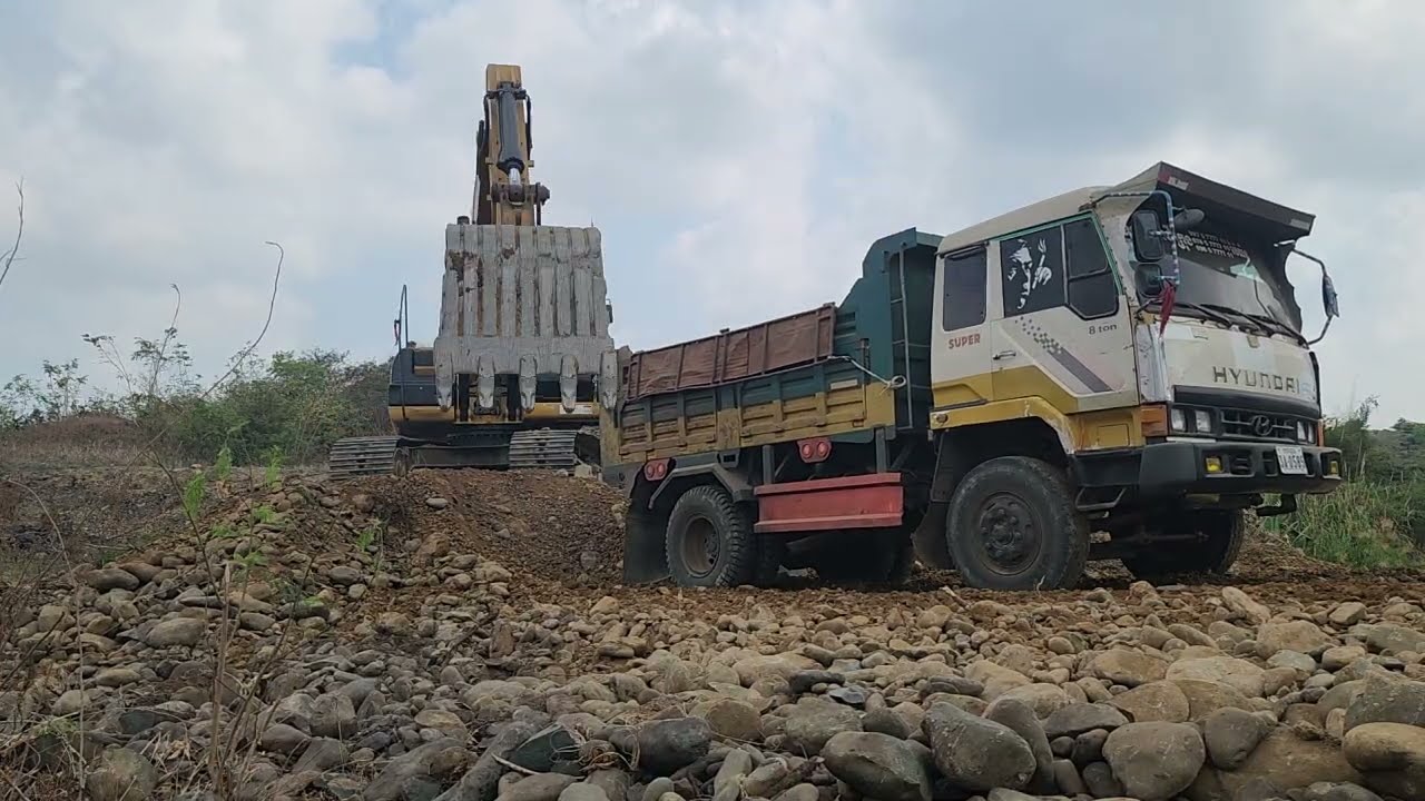 CAT320  Excavator Loading Dump Trucks | Construction Site #Day93