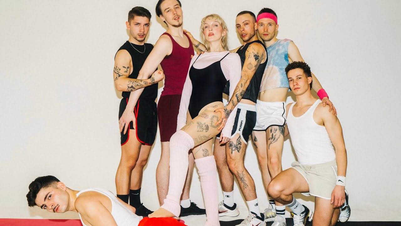 MIA MORGAN - (spielen mit den großen) JUNGS (Official Video)