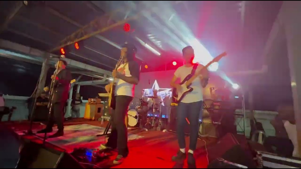 Novelty - Kau Sialan live