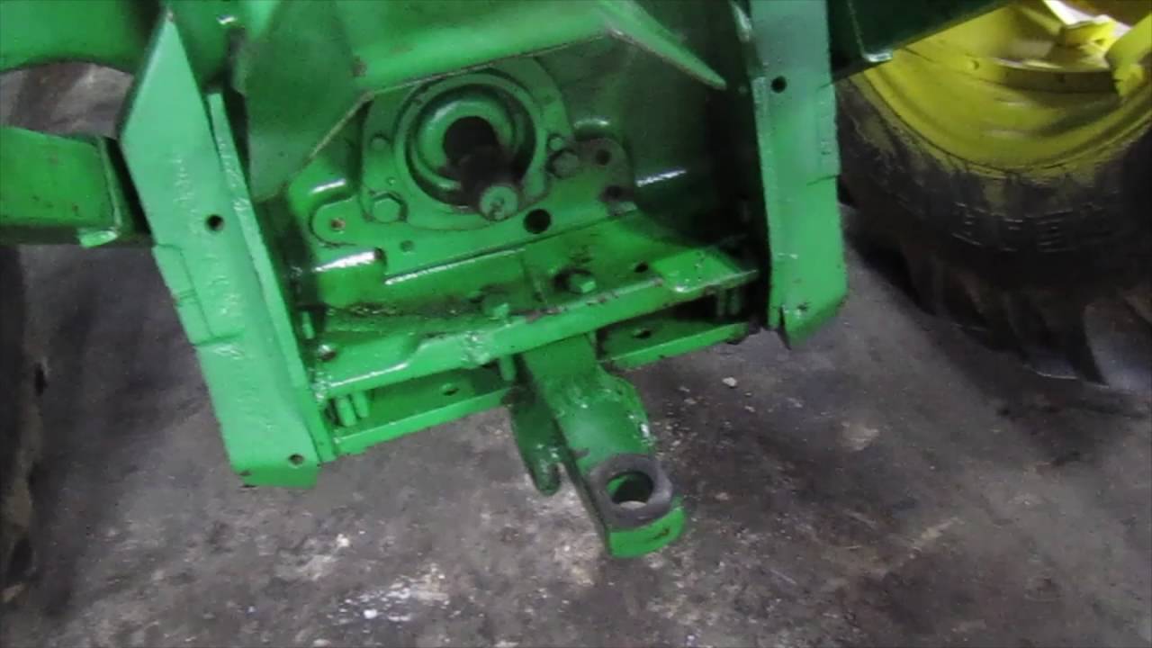 John Deere 2020 Tractor