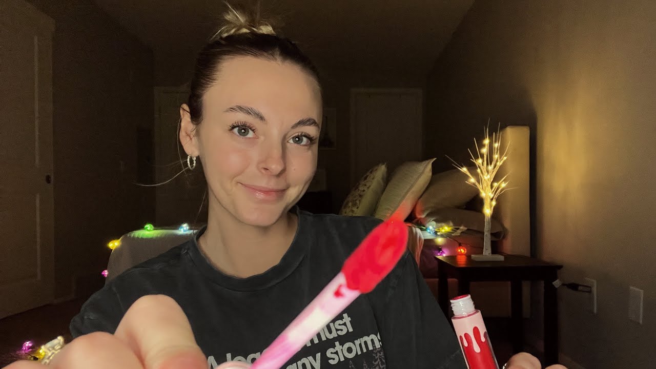 Doing your makeup for a Christmas Party 🎊 ASMR
