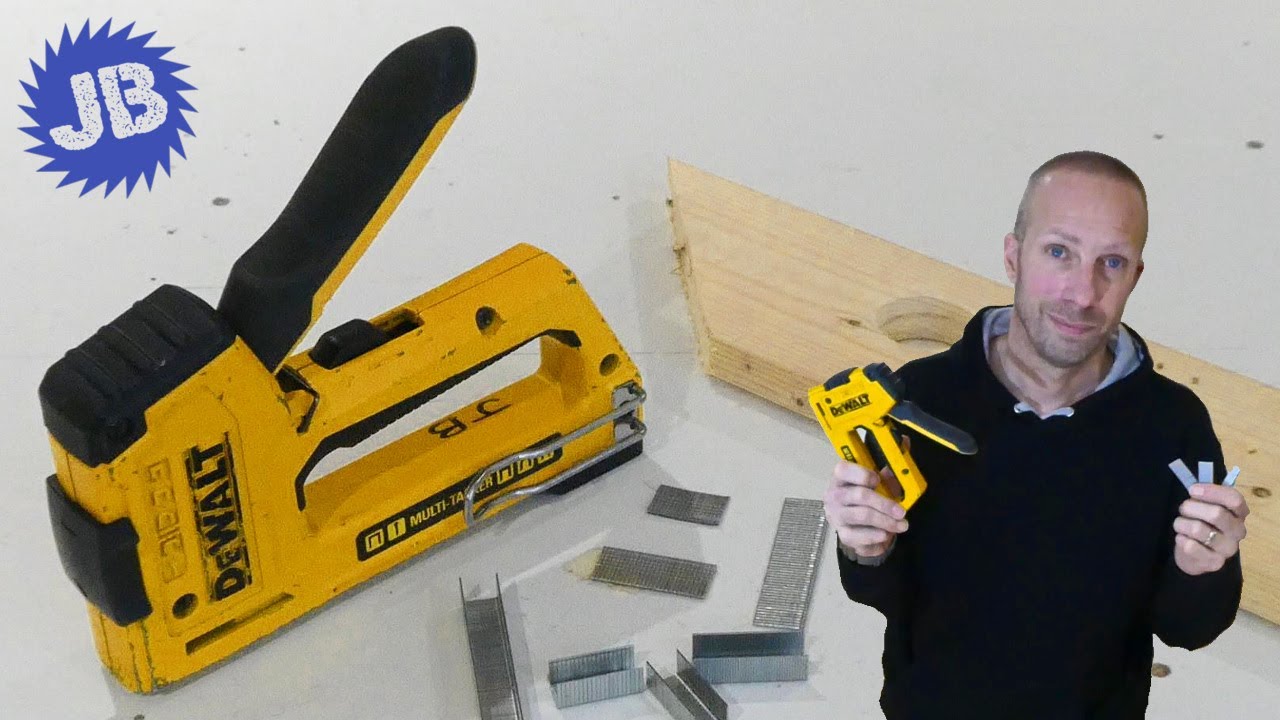 Как загружать скобы в многофункциональный степлер DeWalt 5 в 1