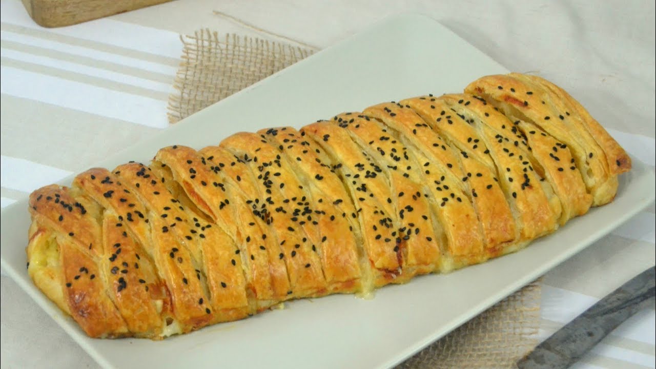 Trenza de hojaldre con gambas y puerro. Deliciosa y muy fácil de preparar