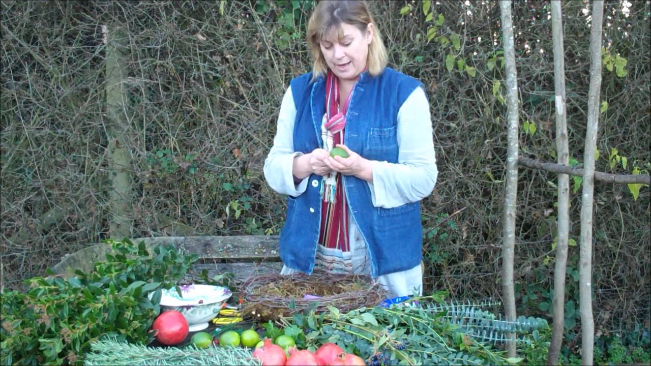 How to make a winter wreath