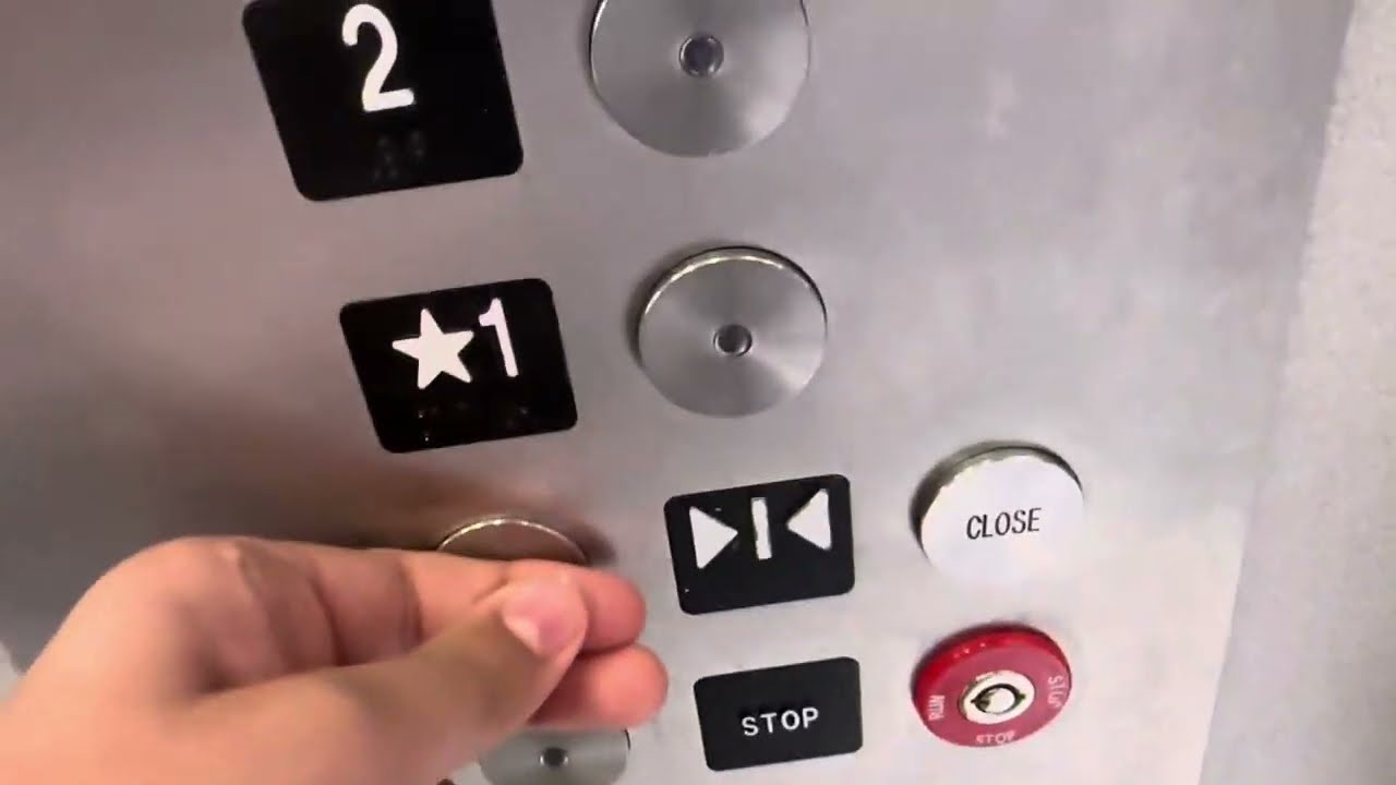 Unknown Hydraulic Elevators Target Mission Valley San Diego California ￼