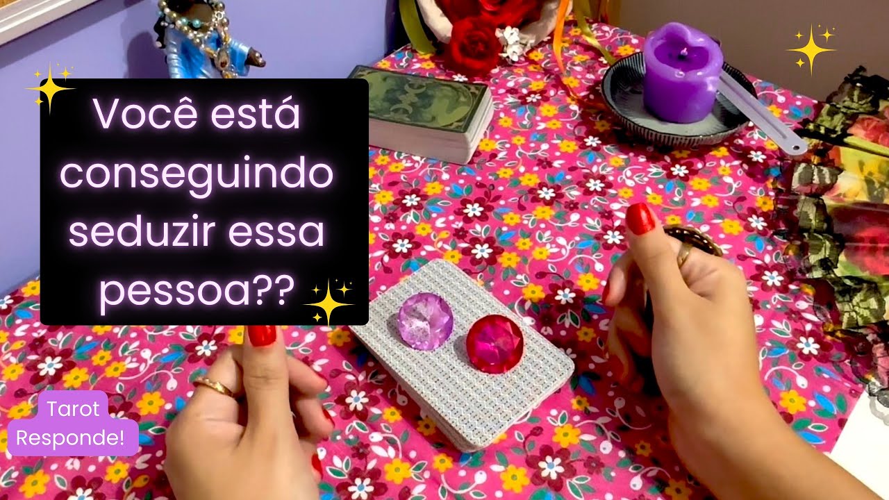 Você está conseguindo seduzir essa pessoa? Pense em alguém e descubra em detalhes! #tarot 