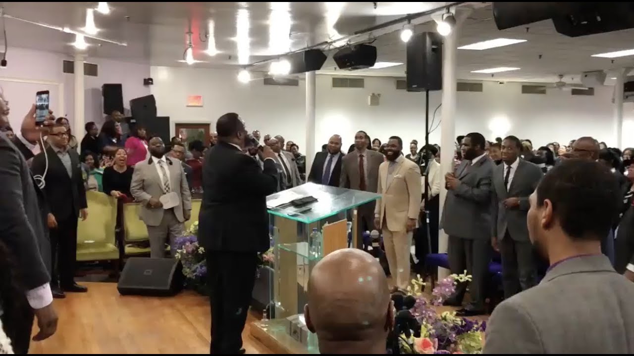 🔥 IT'S ABOUT TO RAIN *CRAZY Praise Break* | Bishop Hezekiah Walker