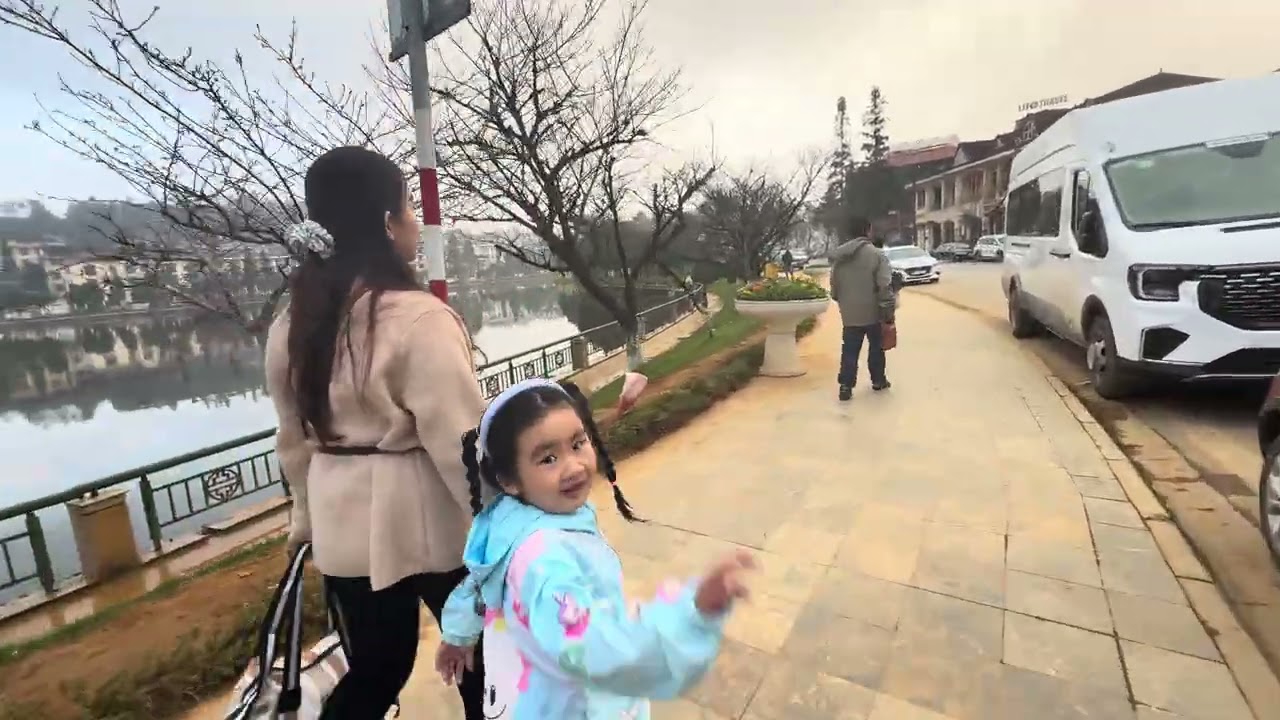 Walking around Sapa City