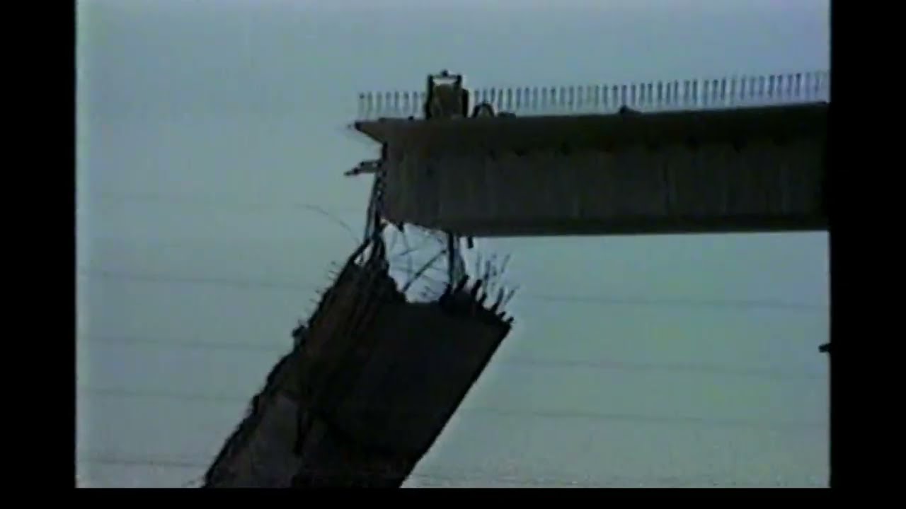 BRIDGE COLLAPSE IN EAST CHICAGO, IND. SPRING 1982. A SAD TIME IN THE CALUMET REGION. J&L STEEL SW8.