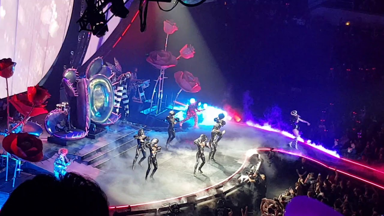 E.T. - Katy Perry (Witness the Tour Adelaide Australia)