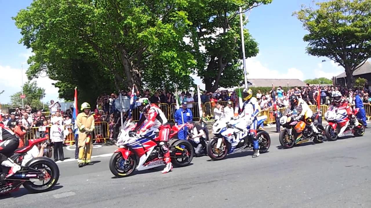 Start line of Senior Race Isle on Man TT 2013