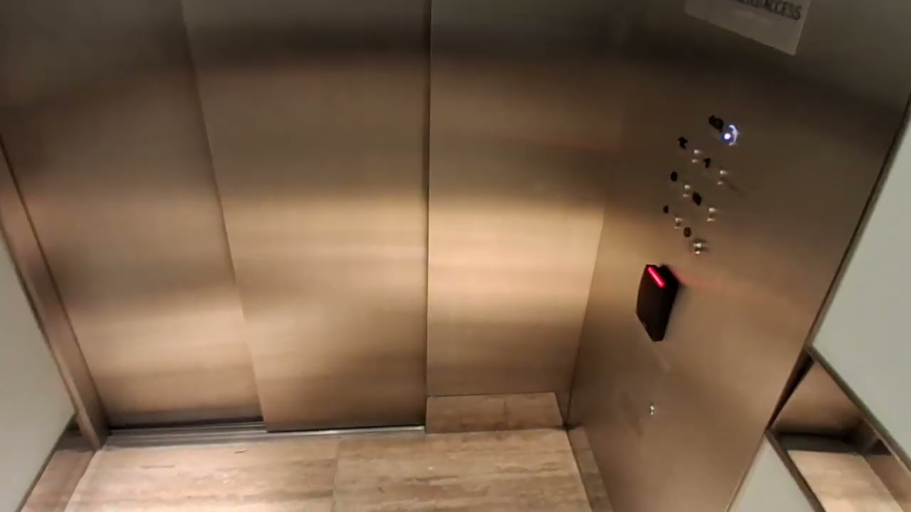 Otis hydraulic elevator at the shops at Hudson Yards (Manhattan, NY)