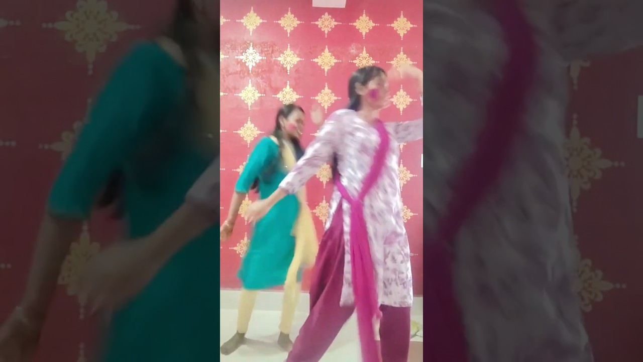 Step Bhull Gaya Yr 🫣🙈#happyholi #holi #masti #holimasti #sister #sis