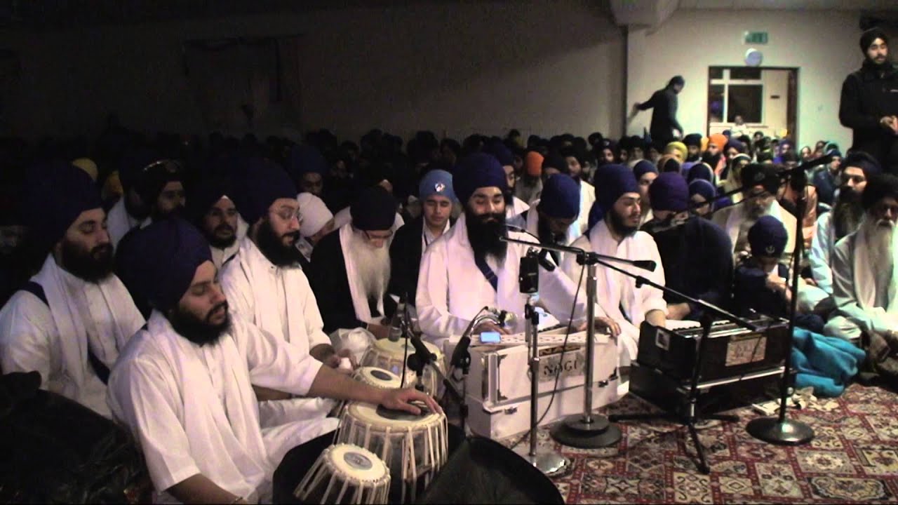 Coventry Rhensabhi December 2013 - Bhai Harinder Singh | Shabad Gurbani Keertan