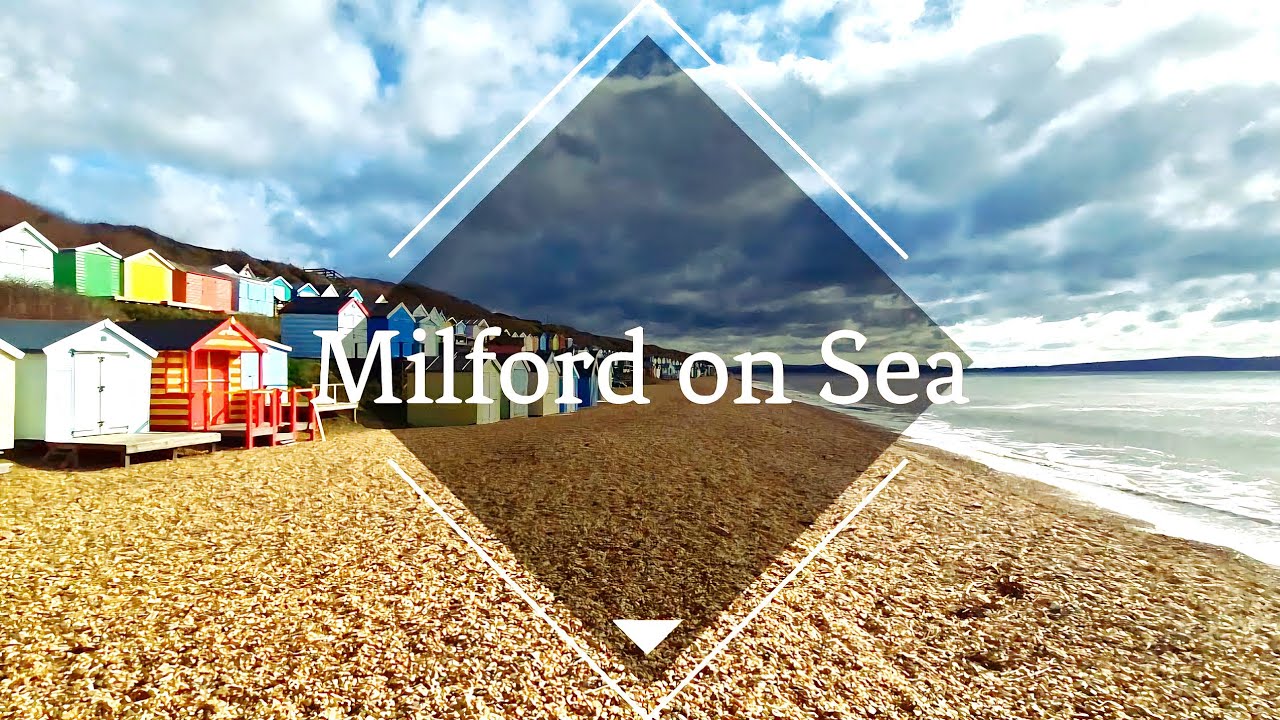 Milford on Sea [UK New Forest] Brightly Coloured Beach Huts and Amazing Views of the Isle of White